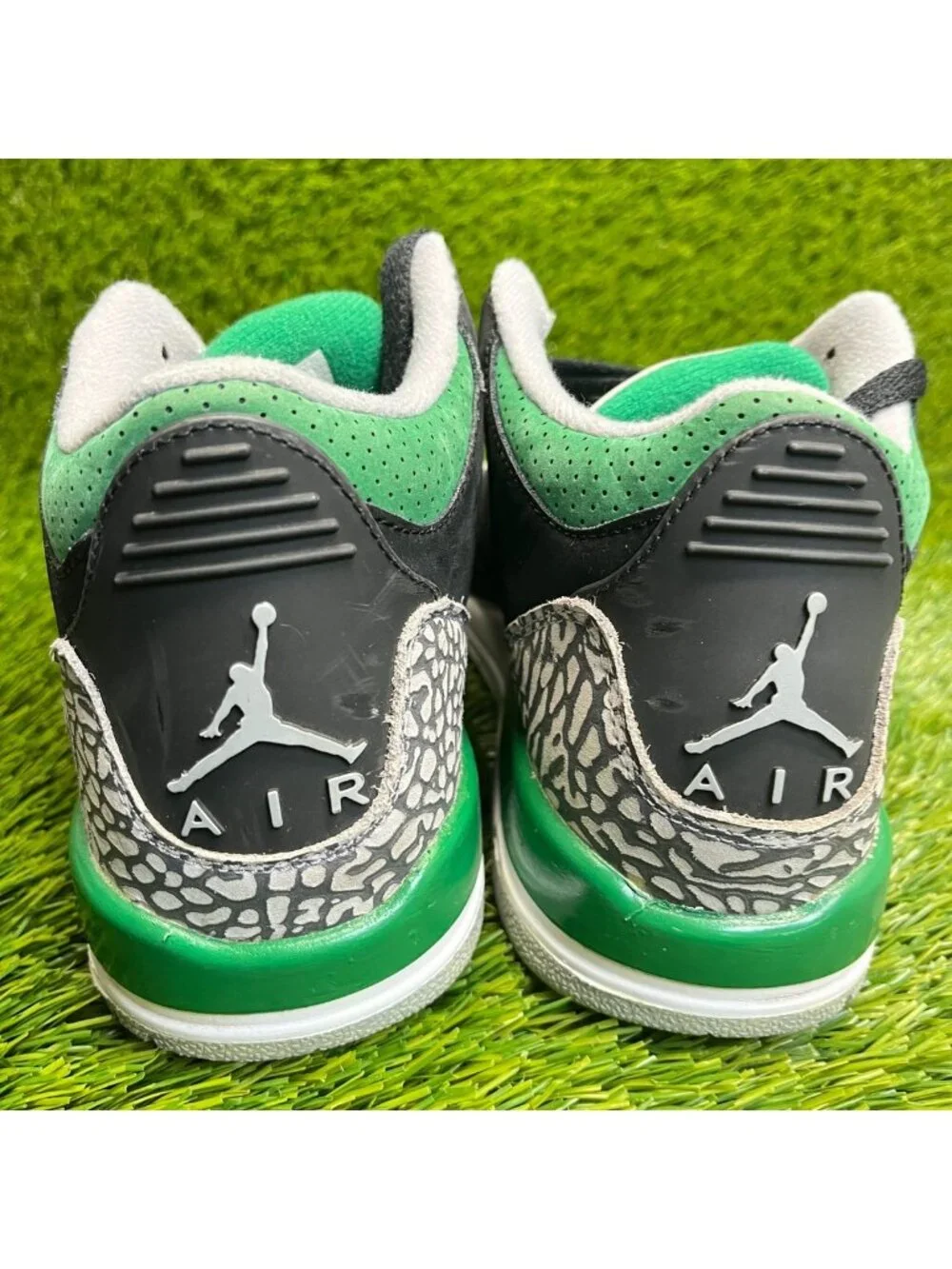 Nike Air Jordan 3 Retro Boys Size 5.5Y Black Green Gray Athletic Shoes Sneakers
